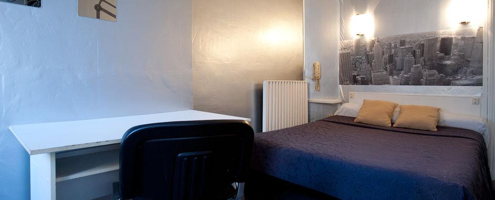 Hotel Le Parisien Реймс Екстериор снимка